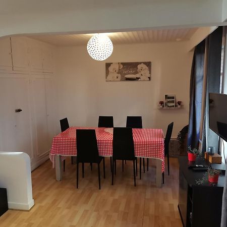 Big Ground Floor 2 Bedrooms Flat In A Quiet Building & Neighborghood Marseille Bagian luar foto