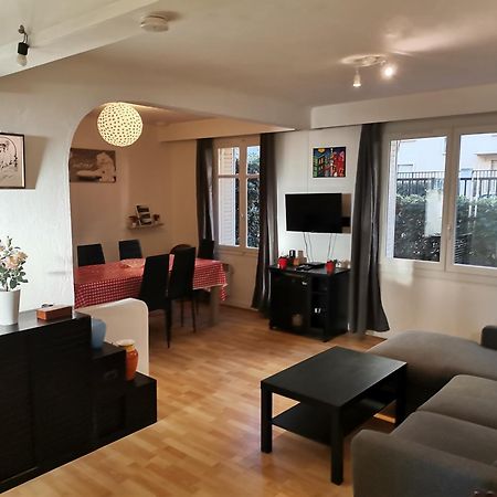 Big Ground Floor 2 Bedrooms Flat In A Quiet Building & Neighborghood Marseille Bagian luar foto