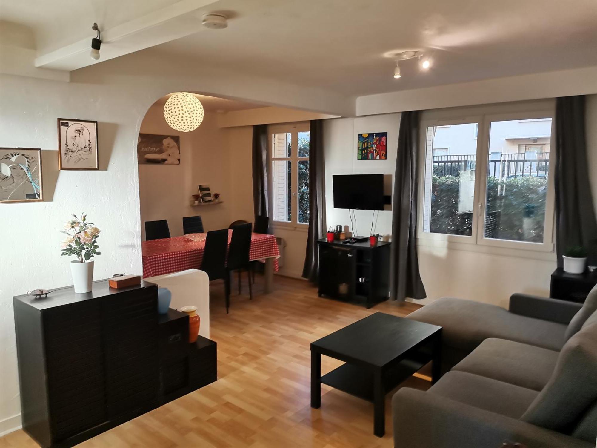 Big Ground Floor 2 Bedrooms Flat In A Quiet Building & Neighborghood Marseille Bagian luar foto